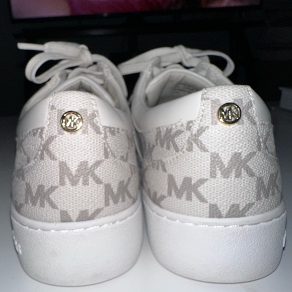 Michael Kors Stripe Lace-Up Size 6.5 - Picture 4 of 12